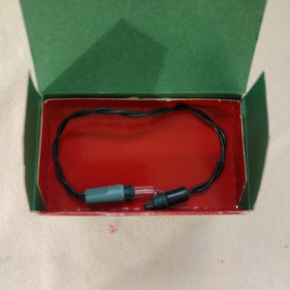 NIB 1986 Hallmark General Store Lighted Ornament with Connector Cord. - Picture 3 of 9